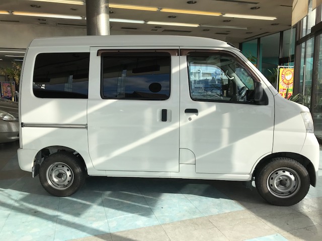 ダイハツ ハイゼットカーゴ 画像２